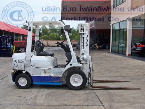 ขาย รถโฟล์คลิฟท์ TOYOTA รุ่น 7-FD25 (2) ขาย รถโฟล์คลิฟท์ TOYOTA รุ่น 7-FD25 (2)