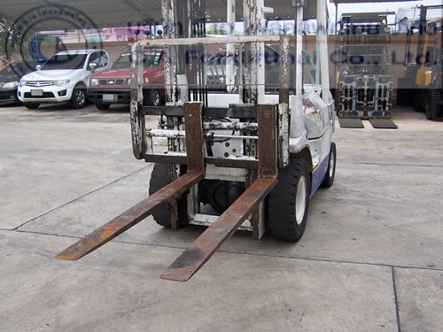 ขาย รถโฟล์คลิฟท์ TOYOTA รุ่น 7-FD25 (2) ขาย รถโฟล์คลิฟท์ TOYOTA รุ่น 7-FD25 (2)