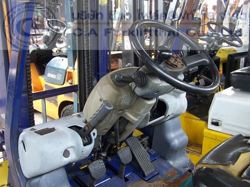 ขาย รถโฟล์คลิฟท์ KOMATSU รุ่น FD25T-12 ขาย รถโฟล์คลิฟท์ KOMATSU รุ่น FD25T-12