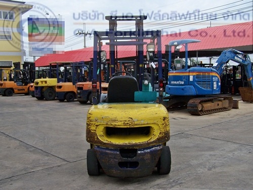 ขาย รถโฟล์คลิฟท์ KOMATSU รุ่น FD25T-12 ขาย รถโฟล์คลิฟท์ KOMATSU รุ่น FD25T-12