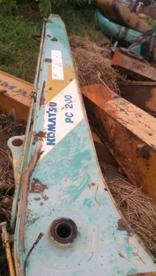 ขายบูมอาม์ รถแมคโค มีหลายรุ่นครับ โคมัสสุ โกเบโก้  แคท รุ่น 200 นะครับ PC-120-3 เหลือชุดเดียว สภาพสวยขายไม่แพงครับ