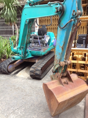 ขายรถขุดเล็ก KOMATSU PC40-7E รถเก่านอก มีเอกสาร ราคา 465,000 บาท สินค้าอยู่เชียงกงหลักสี่
