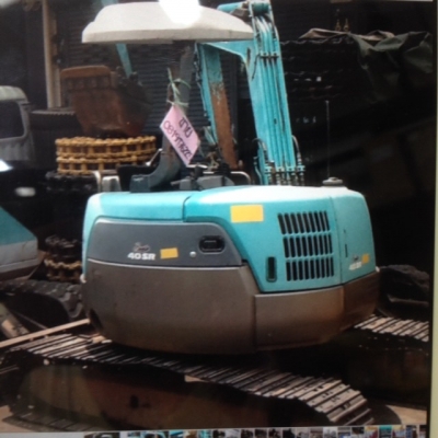 ขายรถขุดเล็ก KOBELCO SK40 ราคา 430,000 บาท สินค้าอยู่เชียงกงหลัก สี่