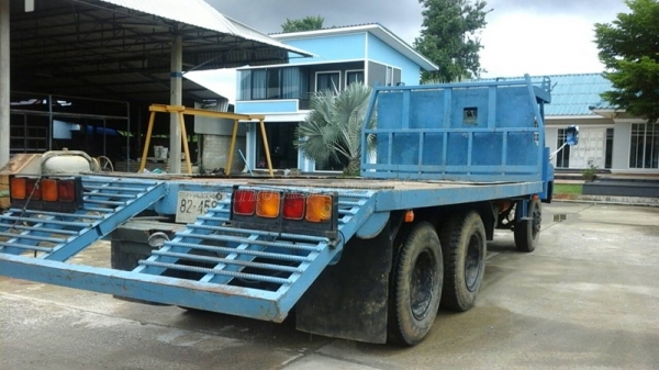 รถเทเลอร์หัวยาว  ยี่ห้ออีซูซุ  รหัสเครื่อง 6BD1  ขนาด 165 แรงม้า