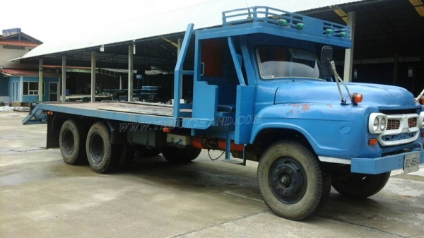 รถเทเลอร์หัวยาว  ยี่ห้ออีซูซุ  รหัสเครื่อง 6BD1  ขนาด 165 แรงม้า