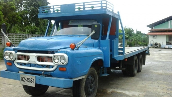 รถเทเลอร์หัวยาว  ยี่ห้ออีซูซุ  รหัสเครื่อง 6BD1  ขนาด 165 แรงม้า