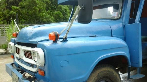 รถเทเลอร์หัวยาว  ยี่ห้ออีซูซุ  รหัสเครื่อง 6BD1  ขนาด 165 แรงม้า