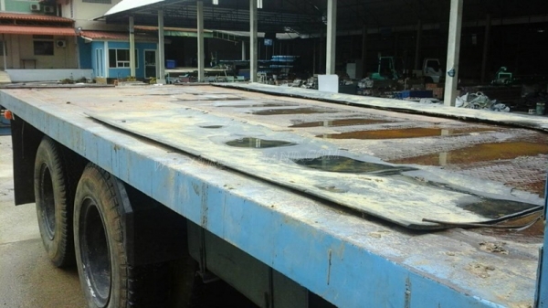 รถเทเลอร์หัวยาว  ยี่ห้ออีซูซุ  รหัสเครื่อง 6BD1  ขนาด 165 แรงม้า