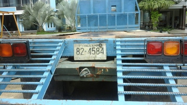 รถเทเลอร์หัวยาว  ยี่ห้ออีซูซุ  รหัสเครื่อง 6BD1  ขนาด 165 แรงม้า