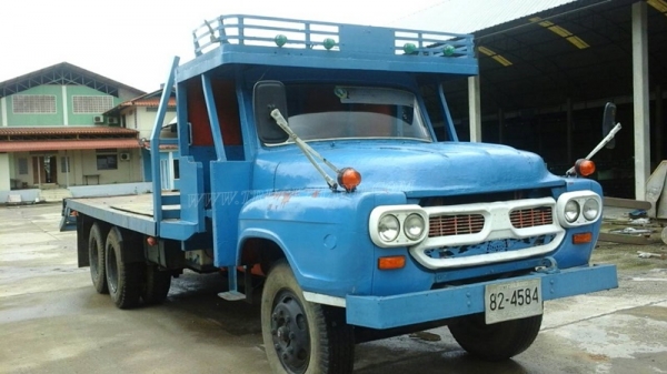 รถเทเลอร์หัวยาว  ยี่ห้ออีซูซุ  รหัสเครื่อง 6BD1  ขนาด 165 แรงม้า