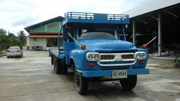 รถเทเลอร์หัวยาว  ยี่ห้ออีซูซุ  รหัสเครื่อง 6BD1  ขนาด 165 แรงม้า