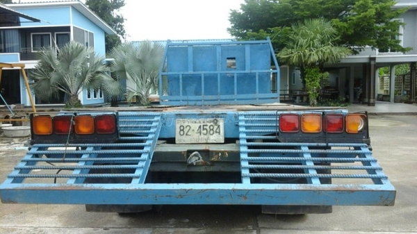 รถเทเลอร์หัวยาว  ยี่ห้ออีซูซุ  รหัสเครื่อง 6BD1  ขนาด 165 แรงม้า