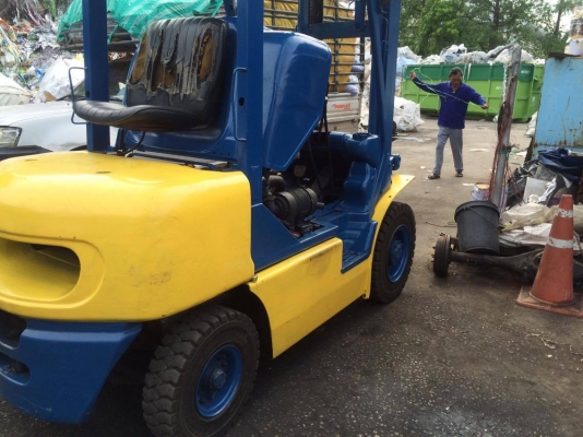 รถโฟล์คลิฟท์ ยี่ห้อ KOMATSU 2.5 ตัน ดีเซล