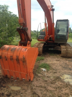 ขายรถแบคโค HITACHI ZX200-1 รถใช้งาน4ปี สภาพสวยพร้อมใช้งาน เอกสารพร้อมโอน 1,300,000 สนใจโทร 090-8588220คุณนะ 093-3258446คุณบิว หรือเข้าดูสินค้าอื่นๆได้ที่ www.narong2truck.com หรือ www.truck.in.th/498 หรือเพจFacebook ณรงค์ ซื้อขายรถมือสอง (เว็บไซต์ส่วนตัว)