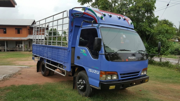 ขาย 6 ล้อIsuzu  NPR 130 เทอร์โบเเรงม้า ยาว4.3เมตรพวงมาลัยเพาเวอร์ แอร์ ยางดีทุกเส้น รถห้างเเท้สภาพนางฟ้า