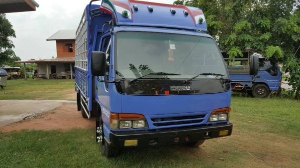 ขาย 6 ล้อIsuzu  NPR 130 เทอร์โบเเรงม้า ยาว4.3เมตรพวงมาลัยเพาเวอร์ แอร์ ยางดีทุกเส้น รถห้างเเท้สภาพนางฟ้า