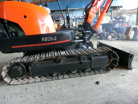 ขายด่วนรถขุด ยี่ห้อยอดนิยม KUBOTA K035-3 (*อามร์ยาวพิเศษ*) เก่านอกญี่ปุ่น สภาพพร้อมใช้งาน ระบบไว เครื่องสวย พร้อมทำสีเก็บรายละเอียด ราคา 470,000 บาท (มีวีดีโอการทำงานให้ดู)  สนใจติดต่อ วัชรัตน์ รุ่งเรืองแทรคเตอร์ {ช่างบาส} โทร:092-5768909 096-5411713  {สน