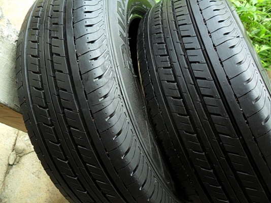 ยางรถป้ายแดงปี16 กระบะขอบ15 บริดสโตน215-70-R15 ตุ่มหน้ายางยังอยู่ นิ่มๆสดมาก(2เส้น3,800)