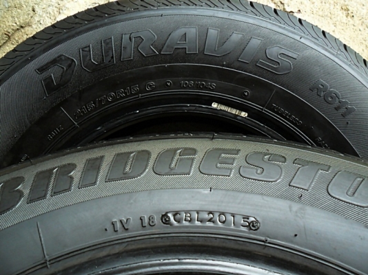 ยางรถป้ายแดงปี16 กระบะขอบ15 บริดสโตน215-70-R15 ตุ่มหน้ายางยังอยู่ นิ่มๆสดมาก(2เส้น3,800)