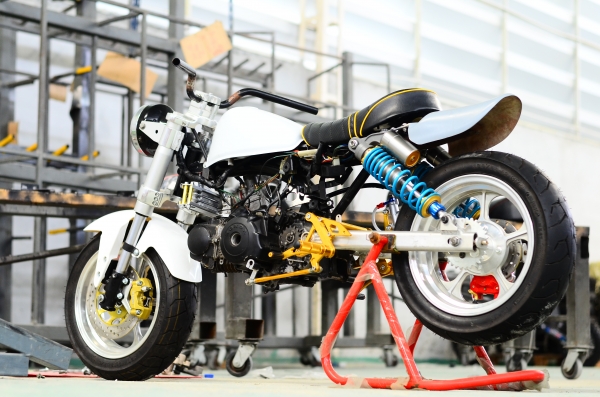 อะไหล่ !!!! ชาลี  มังกี้ กอลิล่า แต่ง  มีมากกว่า 100++ แบบ โครง cnc รวมของแต่งท่อ เบาะ เพียบ ราคาเริ่มต้น.........