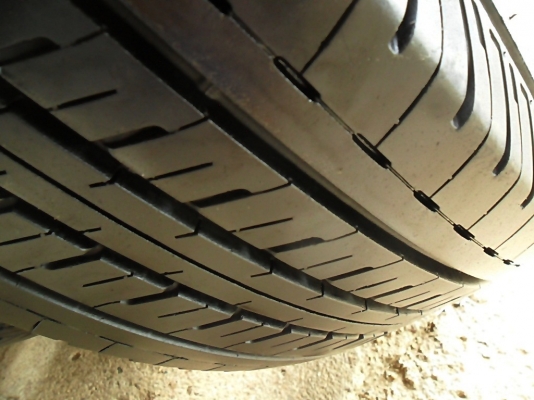 ยางกระบะขอบ15 บริดสโตน215-70-R15ลงพื้นกลางปี15 (4เส้น5,900)