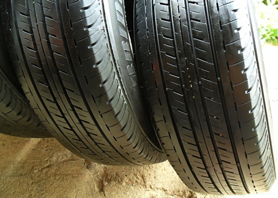 ยางกระบะขอบ15 บริดสโตน215-70-R15ลงพื้นกลางปี15 (4เส้น5,900)