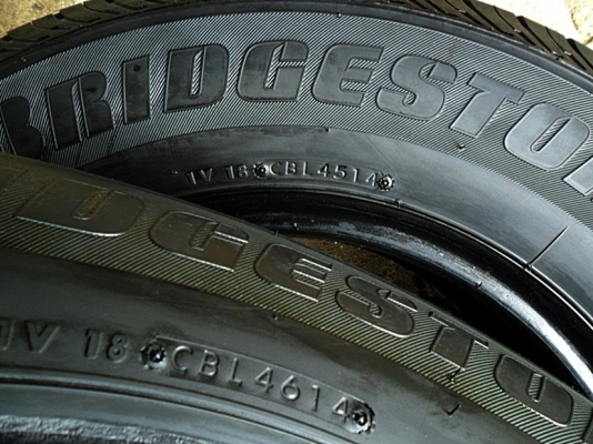 ยางกระบะขอบ15 บริดสโตน215-70-R15ลงพื้นกลางปี15 (4เส้น5,900)