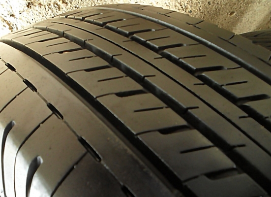 ยางกระบะขอบ15 บริดสโตน215-70-R15ลงพื้นกลางปี15 (4เส้น5,900)