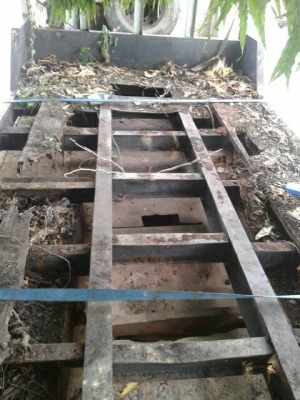 ขายกระบะเปล่าๆ  ท้ายเป็ด หรือท้ายลาด ยกลงจากสิบล้ออีโน่ เหล็กหนาแข็งแรงหนา6นิ้ว  พร้อมใช้งาน