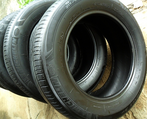 ยางขอบ16  มิชลิน215-60-R16 ลงพื้นปลายปี14 (4เส้น2,400)