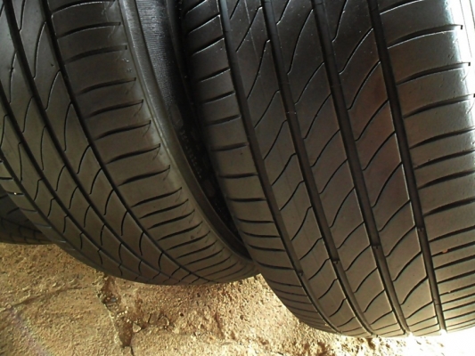 ยางขอบ16  มิชลิน215-60-R16 ลงพื้นปลายปี14 (4เส้น2,400)