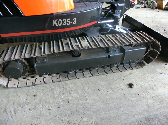 ขายด่วนรถขุด ยี่ห้อยอดนิยม KUBOTA K035-3 (*อามร์ยาวพิเศษ*) เก่านอกญี่ปุ่น สภาพพร้อมใช้งาน ระบบไว เครื่องสวย พร้อมทำสีเก็บรายละเอียด ราคา 470,000 บาท (มีวีดีโอการทำงานให้ดู)  สนใจติดต่อ วัชรัตน์ รุ่งเรืองแทรคเตอร์ {ช่างบาส} โทร:092-5768909 096-5411713  {สน