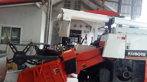 ขายรถเกี่ยวข้าว KUBOTA DC-68G ปี54 แบบอุ้ม