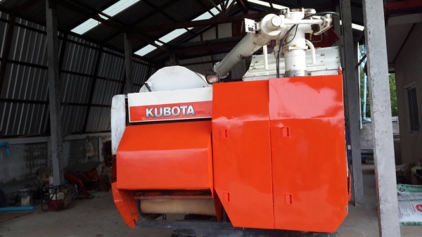 ขายรถเกี่ยวข้าว KUBOTA DC-68G ปี54 แบบอุ้ม