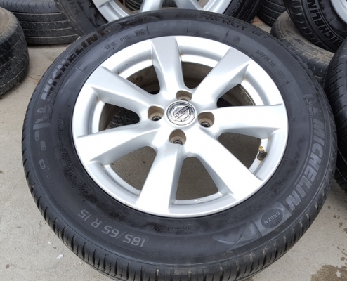 ขายล้อNISSAN ALMERA VL ยางปี 0715 4 ล้อ ขายล้อNISSAN ALMERA VL ยางปี 0715 4 ล้อ