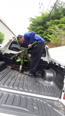 รถ / เครื่องพรวนดินปลูกผักแบบจอบหมุน การเกษตร ส่งไปชลบุรีครับ ขอบคุณครับ