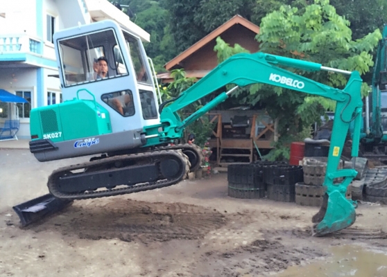 ขายรถขุดแบคโฮKOBELCO sk027ขนาดเท่าpc30เครื่องยนต์เทอร์โบเก่านอกแท้ญี่ปุ่นไม่เคยใช้งานในไทย