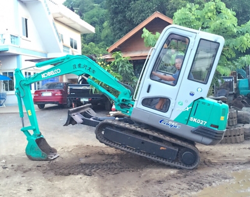 ขายรถขุดแบคโฮKOBELCO sk027ขนาดเท่าpc30เครื่องยนต์เทอร์โบเก่านอกแท้ญี่ปุ่นไม่เคยใช้งานในไทย