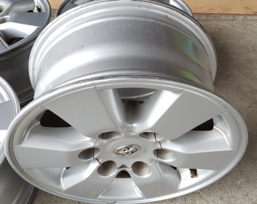 ขายล้อTOYOTA PRERUNNER ขอบ15  6รู 4 ล้อ