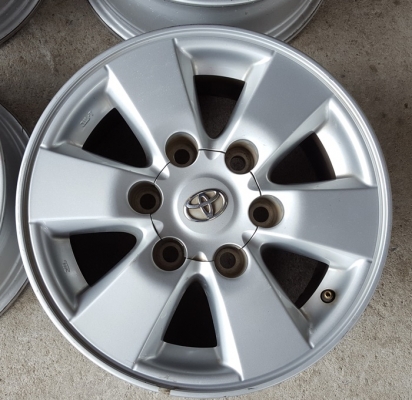 ขายล้อTOYOTA PRERUNNER ขอบ15  6รู 4 ล้อ