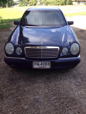 เบนซ์ตากลม E200 นำเข้าทั้งคันประกอบนอก