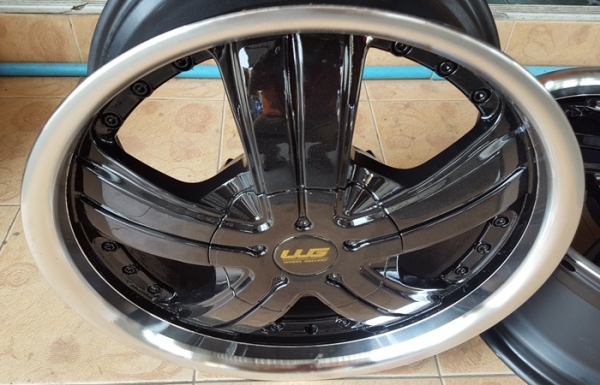 ขายล้อขอบ17 6 รู กว้าง705 ET30 2 ล้อ ขายล้อขอบ17 6 รู กว้าง705 ET30 2 ล้อ