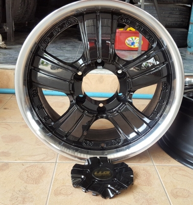 ขายล้อขอบ17 6 รู กว้าง705 ET30 2 ล้อ ขายล้อขอบ17 6 รู กว้าง705 ET30 2 ล้อ