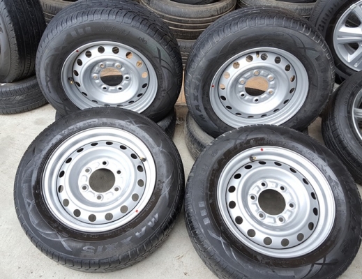 ขายล้อกะทะ15 6รู ยาง205/65/15  4 ล้อ