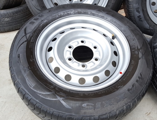 ขายล้อกะทะ15 6รู ยาง205/65/15 4 ล้อ ขายล้อกะทะ15 6รู ยาง205/65/15 4 ล้อ