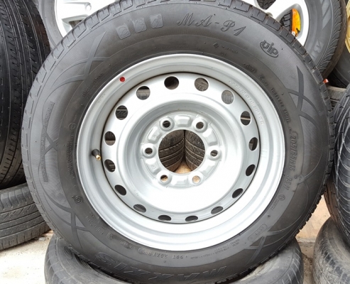 ขายล้อกะทะ15 6รู ยาง205/65/15 4 ล้อ ขายล้อกะทะ15 6รู ยาง205/65/15 4 ล้อ