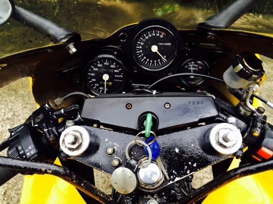 HONDA VFR 400 ทะเบียนแท้ ถูกสุดในสามโลก HONDA VFR 400 ทะเบียนแท้ ถูกสุดในสามโลก