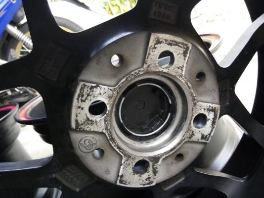 5 กว้าง 8 ใส่ 4 รู 100 ชุดละ 6900 บาท