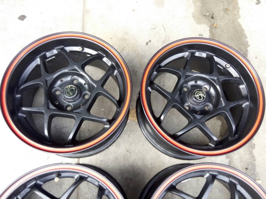 5 กว้าง 8 ใส่ 4 รู 100 ชุดละ 6900 บาท