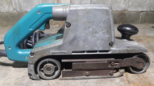 ขายรถถังขัดไม้ makita 9401(ขอบคุณ พี่ประดิษฐ์ จากตรัง)